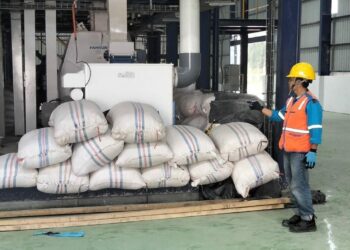 Menggunakan listrik PLN, pabrik jagung di Kinali milik Pemprov Sumbar ini mampu memproduksi olahan jagung hingga 50 ton per hari.(foto: Divcom PLN Pusat/PenaTerkini.com)