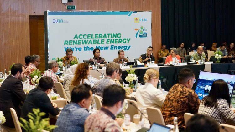 Suasana acara Green Energy Buyers Dialogue di Jakarta, Jumat (12/07/2024). (foto: Divcom PLN Pusat/ PenaTerkini.com)