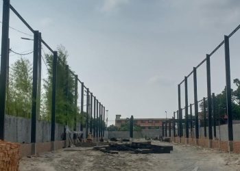 Gedung bangunan restoran yang diduga belum memiliki izin PBG di Jalan Tengku Amir Hamzah Helvettia Timur, Kota Medan. (PenaTerkini.co.id)