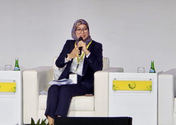 Direktur Distribusi PLN, Arsyadany Ghana Akmalaputri, menegaskan komitmen PLN untuk menghadirkan listrik hingga ke seluruh penjuru negeri sebagai wujud nyata keadilan energi bagi seluruh rakyat Indonesia. Hal ini disampaikannya saat acara Energi dan Mineral Festival di Jakarta, Kamis (31/07/2025). (Divkom PLN Pusat)