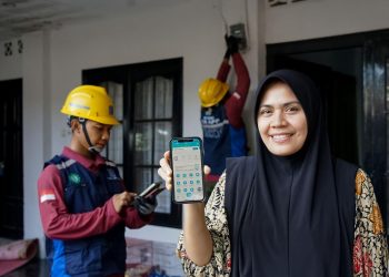 Proses pengajuan tambah daya listrik diskon 50% dilakukan secara mudah dan praktis melalui aplikasi PLN Mobile. (Divkom PLN Pusat)