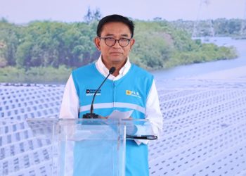 Pada agenda Project Commencement Ceremony PLTS Terapung Saguling pada Kamis (25/9), Direktur Utama PLN Indonesia Power, Bernadus Sudarmanta mengatakan bahwa proyek ini merupakan salah satu implementasi komitmen PLN IP  dalam meningkatkan bauran Energi Baru Terbarukan (EBT). Ia menyebut kehadiran PLTS Terapung Saguling tidak hanya menghadirkan pasokan listrik hijau, tetapi juga memberikan manfaat berlapis bagi masyarakat. (Divkom PLN Pusat)