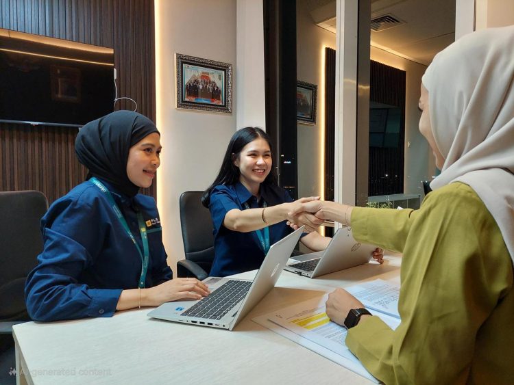PLN kembali membuka Rekrutmen Umum PLN Group untuk seluruh putra-putri terbaik bangsa dari berbagai jenjang pendidikan, mulai dari D3, D4/S1, dan S2 hingga 5 Oktober 2025 yang dapat diakses hanya melalui laman resmi rekrutmen.pln.co.id. (Divkom PLN Pusat)