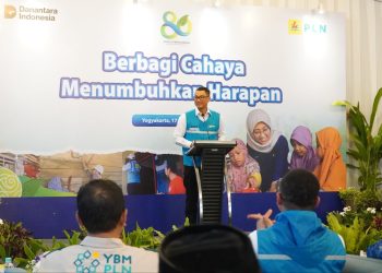 Direktur Utama PLN Darmawan Prasodjo menjelaskan bahwa walaupun pasokan dan infrastruktur listrik telah tersedia, terdapat keterbatasan kemampuan ekonomi bagi masyarakat prasejahtera untuk melakukan penyambungan. Melalui program ini, PLN hadir menjembatani jarak antara ketersediaan dan kemampuan agar seluruh masyarakat dapat menikmati listrik. (Divkom PLN Pusat)