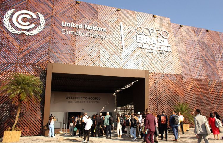 Suasana lokasi penyelenggaraan COP30 di Belém, Brasil, yang menjadi titik berkumpulnya para pemimpin dunia untuk berdiskusi dan memperkuat komitmen bersama dalam menghadapi perubahan iklim serta mendorong transisi menuju energi bersih. Foto: Official Website COP30. (Divkom PLN Pusat)