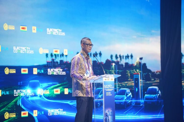 Direktur Utama PLN, Darmawan Prasodjo, menyampaikan dalam sambutannya bahwa keberhasilan transisi energi tidak mungkin dicapai sendiri, PLN membutuhkan kolaborasi lintas pemangku kepentingan seperti Pemerintah, swasta, dan masyarakat. (Divkom PLN Pusat/ PenaTerkini.co.id)