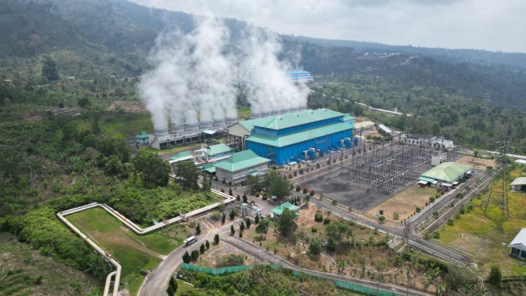 Tampilan Pembangkit Listrik Tenaga Panas Bumi (PLTP) Ulubelu di Lampung berkapasitas 110 megawatt (MW). PLTP ini menjadi salah satu pembangkit PLN yang berkontribusi terhadap layanan REC PLN. (Divkom PLN Pusat)
